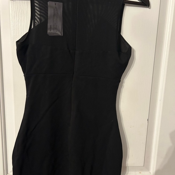 NWT Guess sleeveless Evia dress. XS - Picture 3 of 5